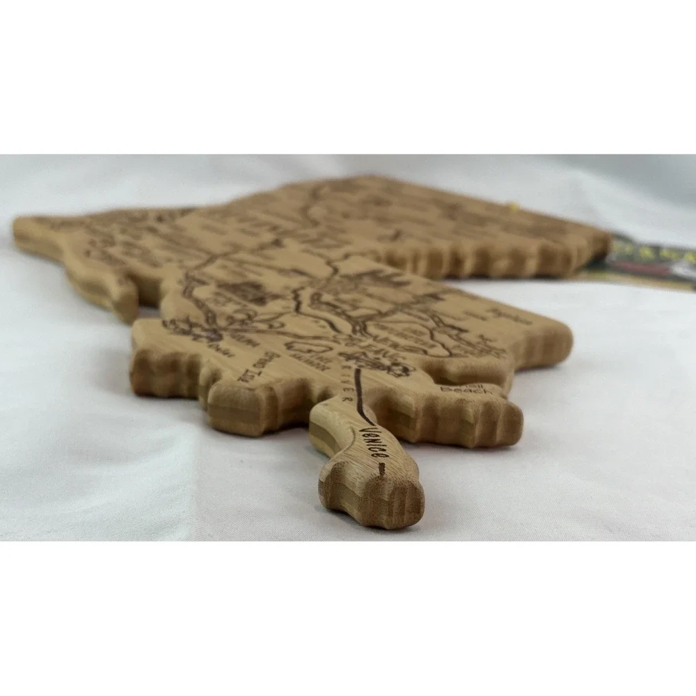 NWT Totally Bamboo Destination Louisiana State Shaped Serving Cutting Board